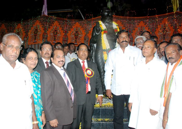 Thiruvalluvar Statue is unveiled 